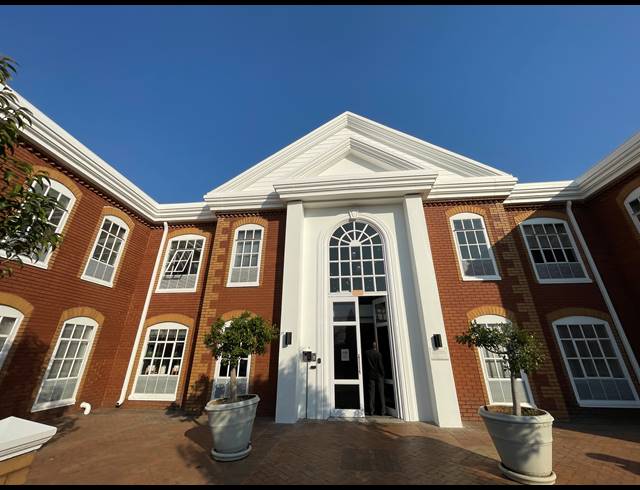 283M² OFFICE TO LET IN BRYANSTON